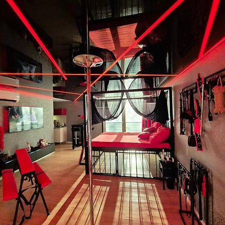 Bdsm Apartman V Bratislave -Adults Only Братислава Екстериор снимка