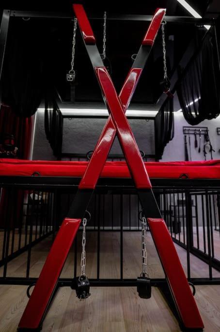 Bdsm Apartman V Bratislave -Adults Only Братислава Екстериор снимка