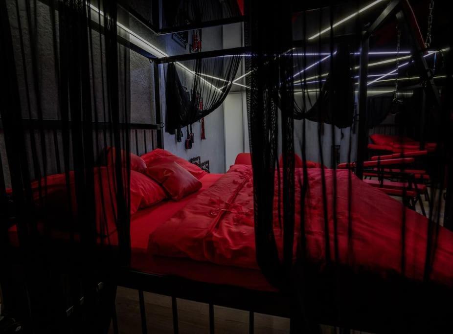 Bdsm Apartman V Bratislave -Adults Only Братислава Екстериор снимка