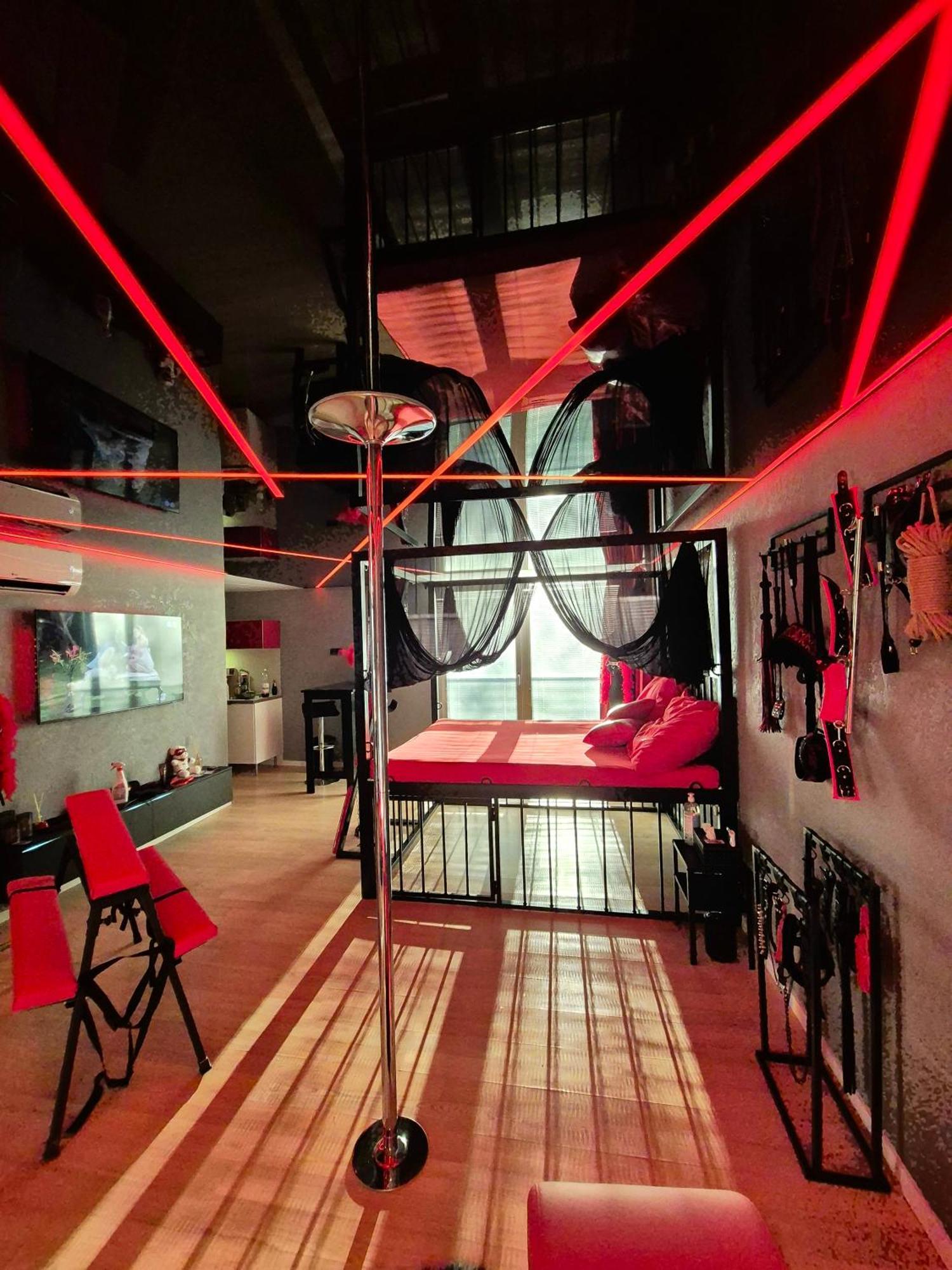 Bdsm Apartman V Bratislave -Adults Only Братислава Екстериор снимка